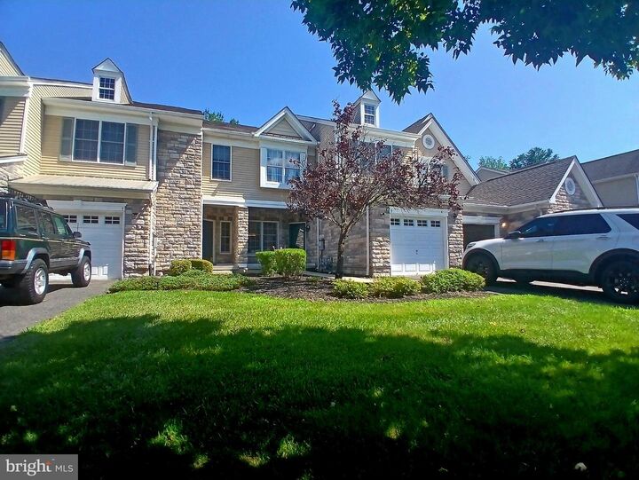 Property Photo:  9 Wedgewood Court  NJ 08540