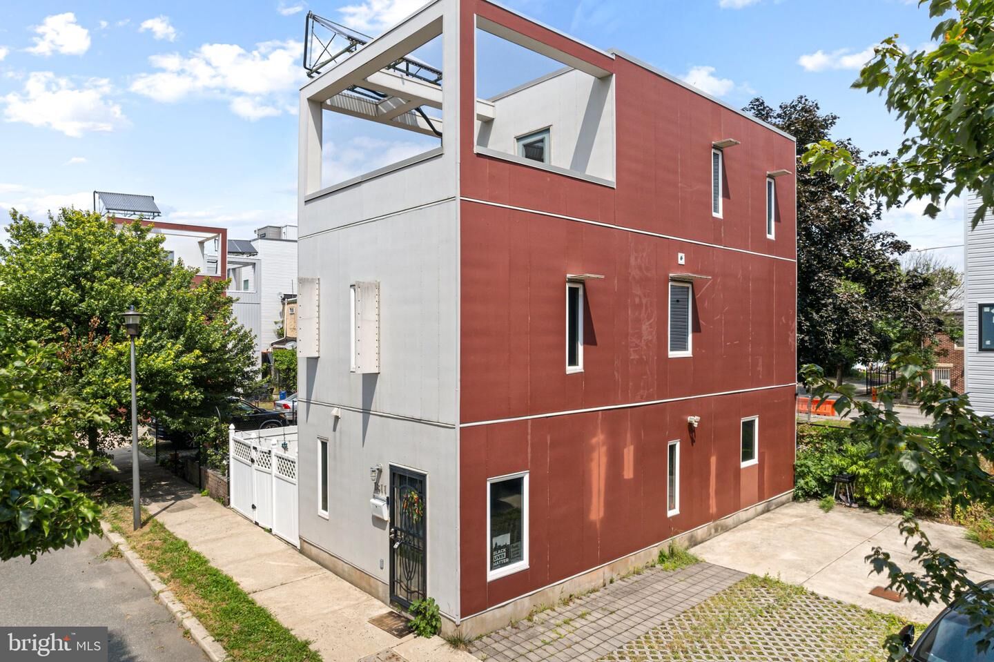 Property Photo: 1811 N Sheridan Street PA 19122