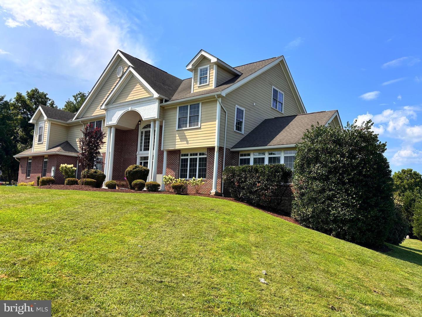Property Photo: 39260 Charles Town Pike VA 20158