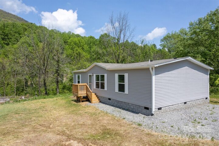 Property Photo: 1451 Newfound Road NC 28748