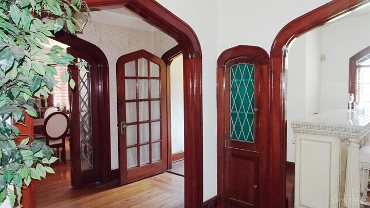 Property Photo: 3915 Warwick Avenue OH 45229