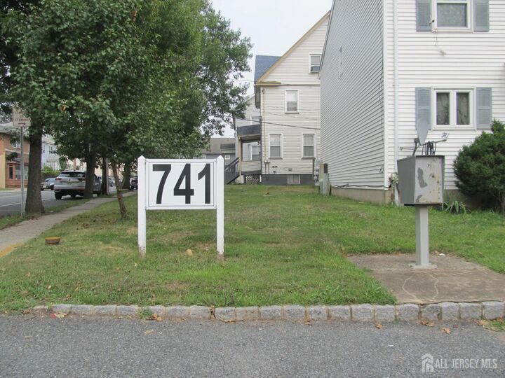 Property Photo:  741 Bound Brook Road Unit8  NJ 08812 