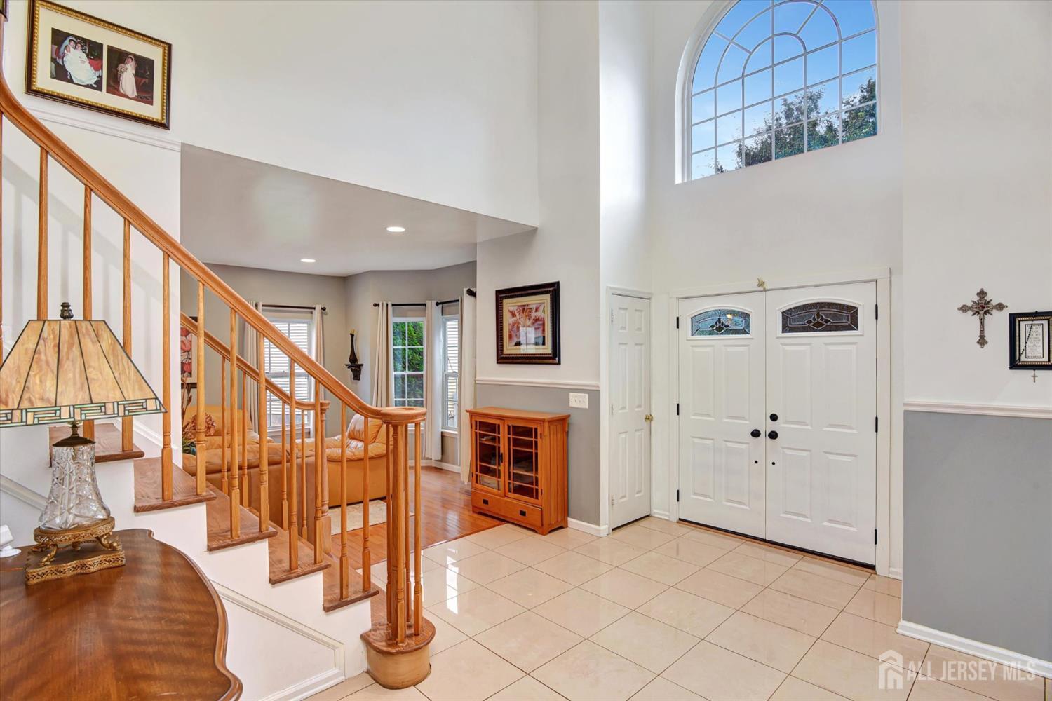 Property Photo: 6 Markham Circle NJ 08857