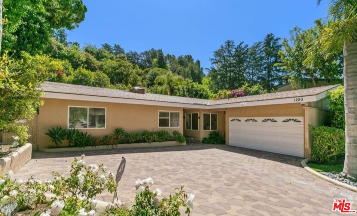 Property Photo: 1220 N Norman Pl CA 90049
