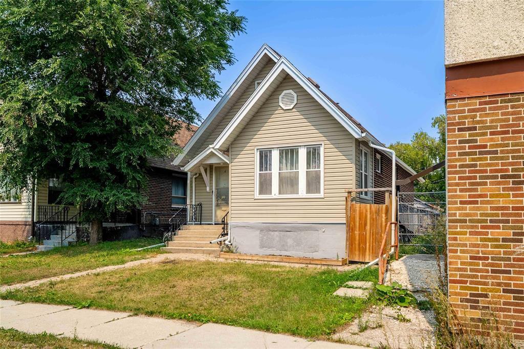 Photo de la propriété:  311 Machray Avenue  MB R2W 1A3 