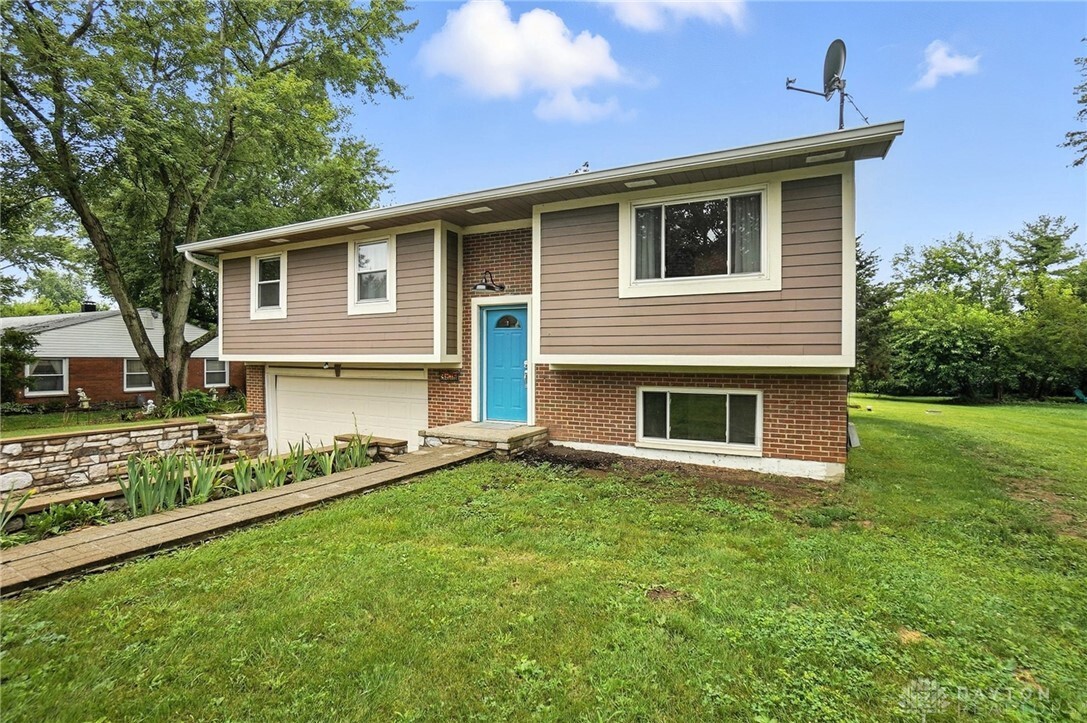 Property Photo:  9175 Bunnell Hill Road  OH 45458 