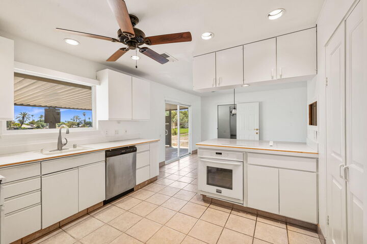 Property Photo:  42660 Wisconsin Avenue  CA 92211 
