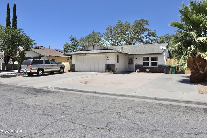 Property Photo:  1033 Caperton St.  CA 93535 