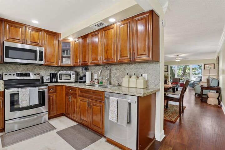 Property Photo:  2403 Antigua Cir B2  FL 33066 