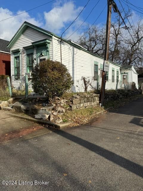Property Photo: 615 Dr W. J. Hodge St KY 40203