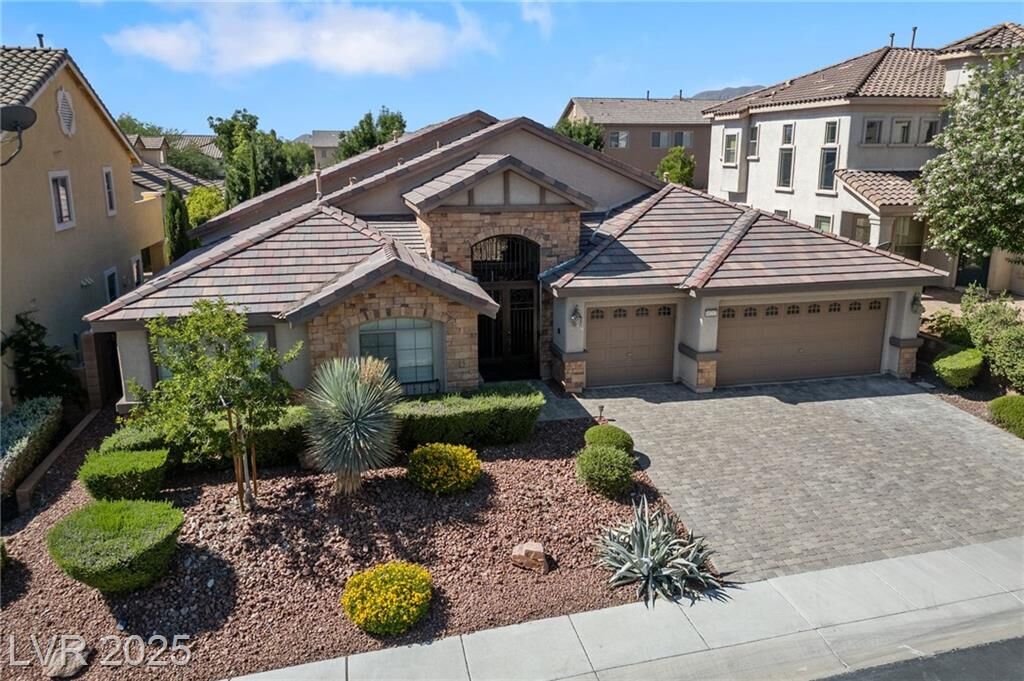 Property Photo:  10217 Duchess Of York Avenue  NV 89166 
