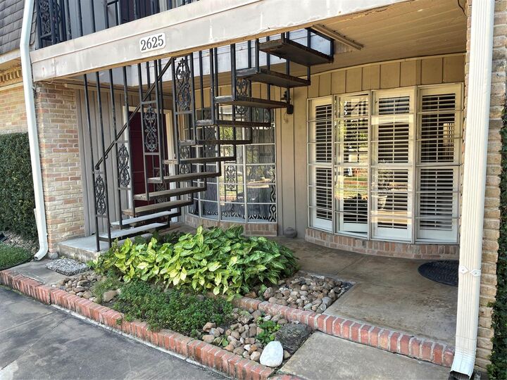 Property Photo:  2625 Marilee Lane 2  TX 77057 