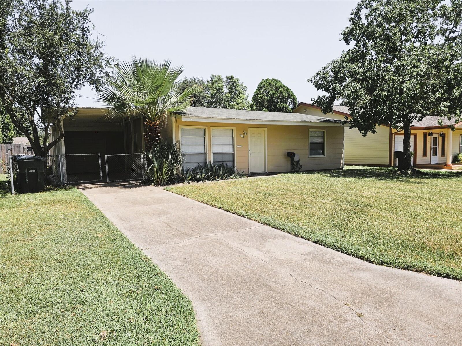 Property Photo:  118 Pompano Avenue  TX 77550 