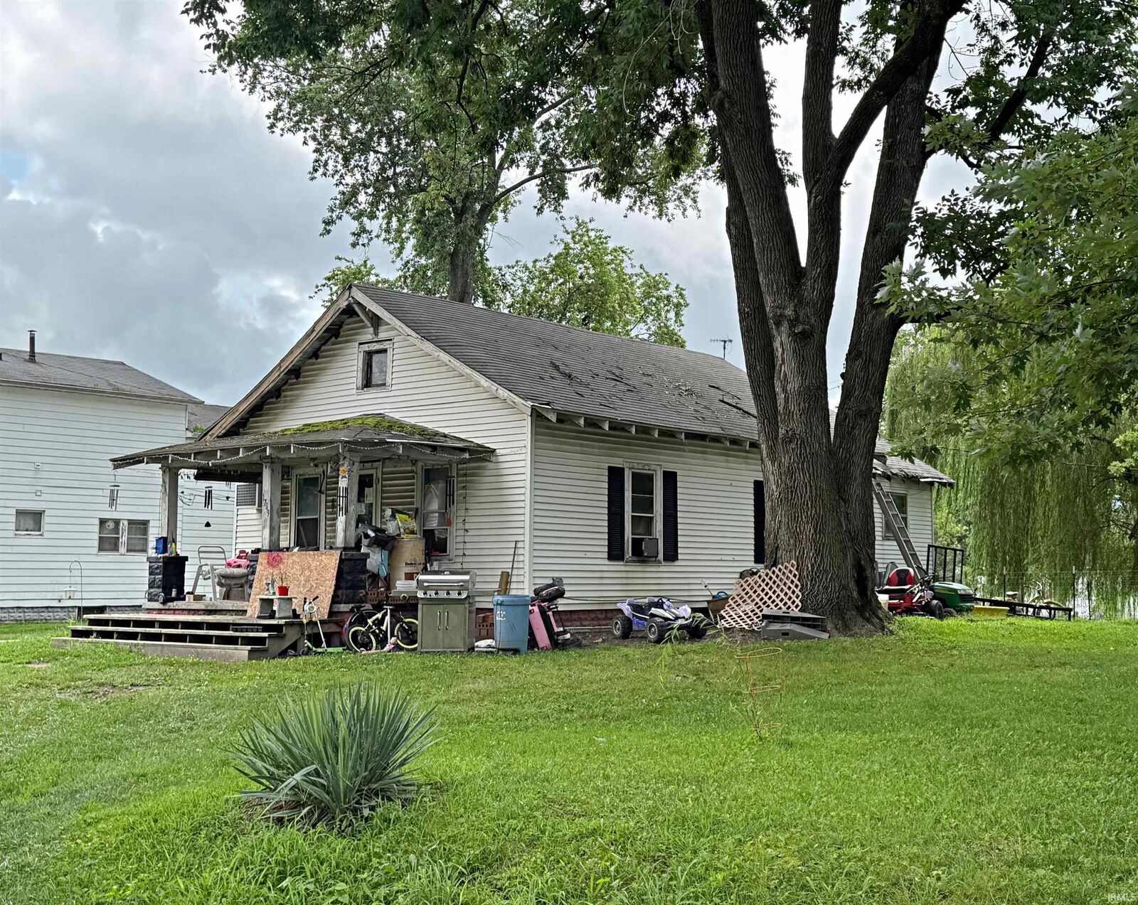 Property Photo:  1709 Vincennes Avenue  IN 47501 