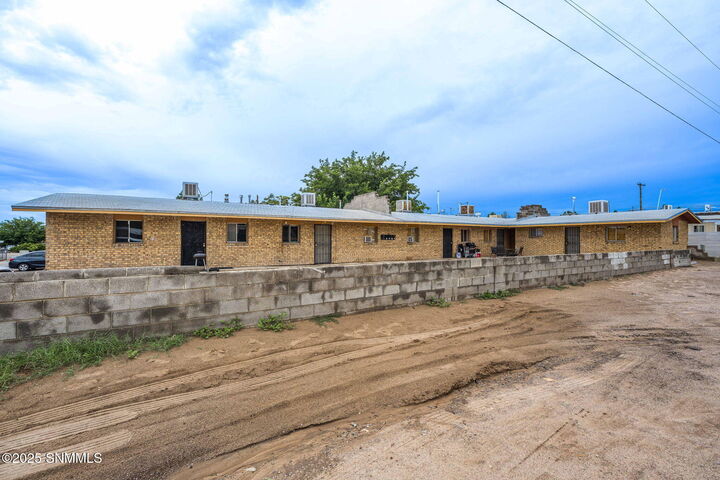 Property Photo: 1235 E Hernandez Road NM 88001