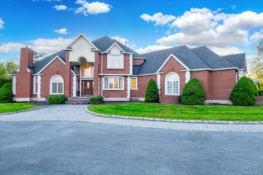 Property Photo:  3 Bristol Drive  NY 10941 