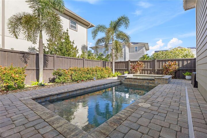 Property Photo: 13041 Gabor Avenue FL 32827