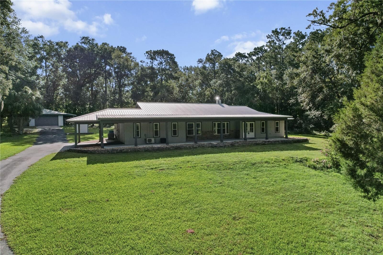 Property Photo: 1629 N Crooked Branch Drive FL 34461