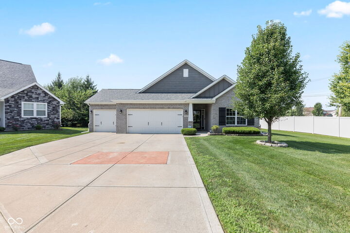2121 Somerset Drive  Franklin IN 46131 photo