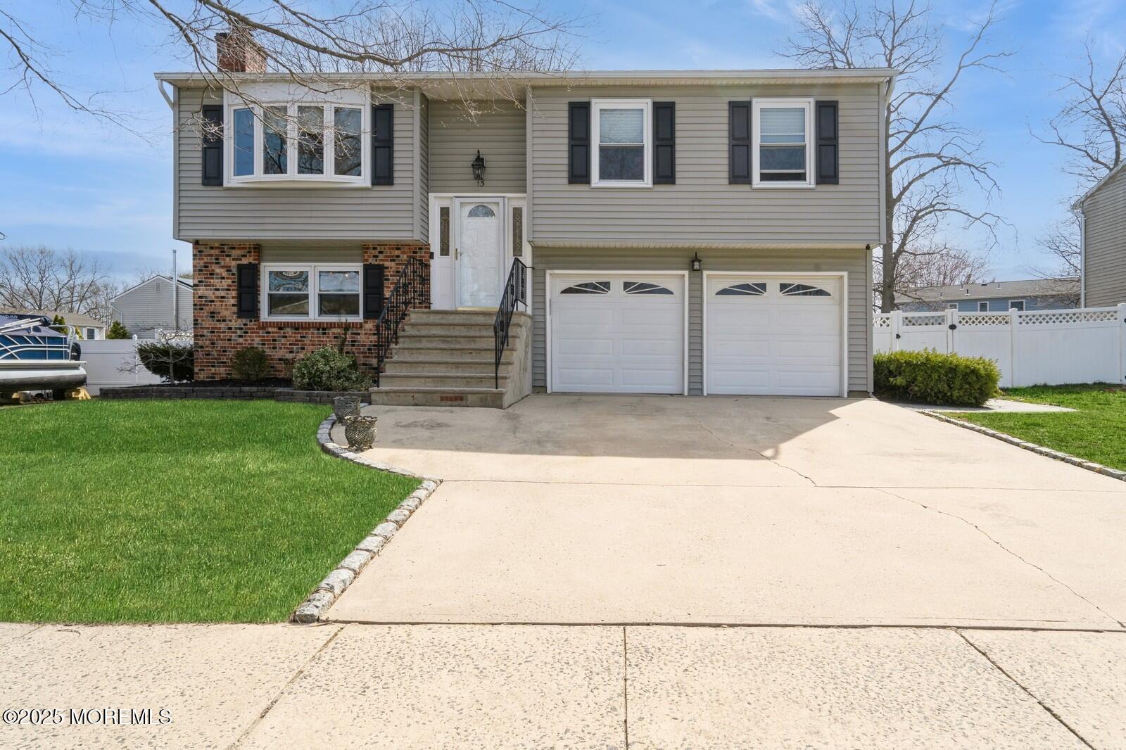 13 Ivy Place  Howell NJ 07731 photo