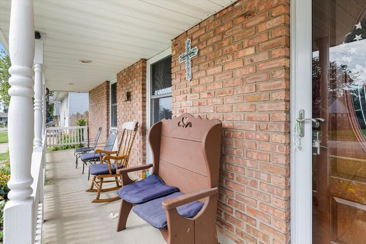 Property Photo:  704 Geneva Avenue  IL 60446 