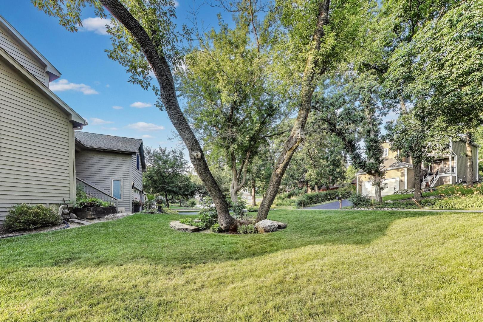 Property Photo: 911 Woodland Road IL 60084