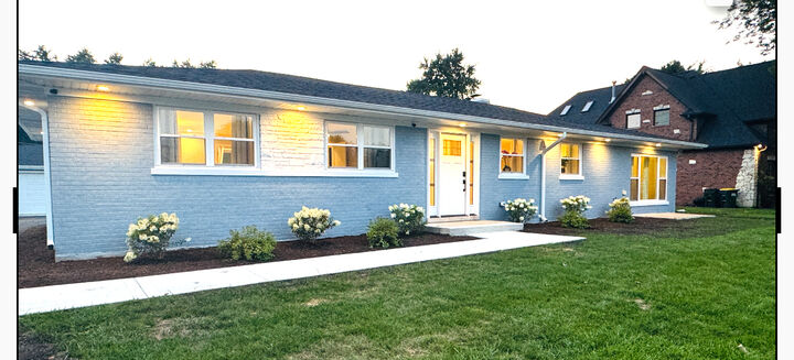 Property Photo:  860 S 10th Avenue  IL 60525 