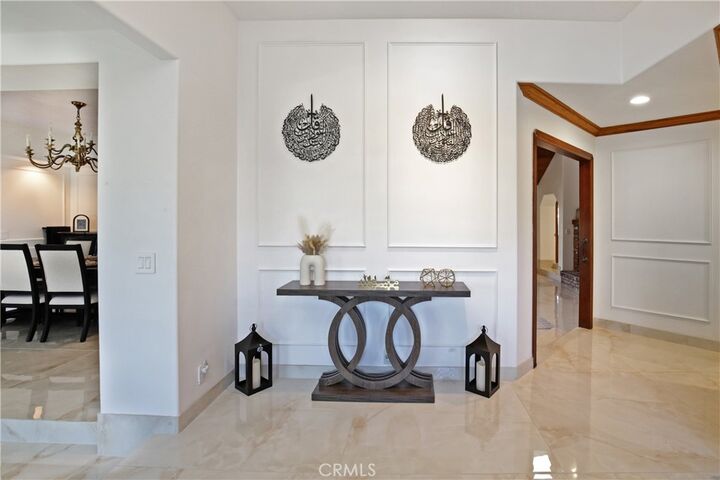 Property Photo:  9378 Suva Street  CA 90240