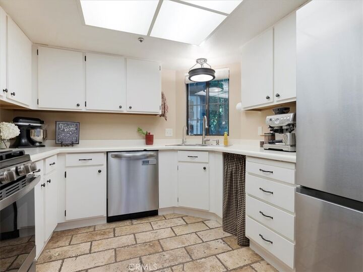 Property Photo:  2220 Exposition Drive 94  CA 93401 