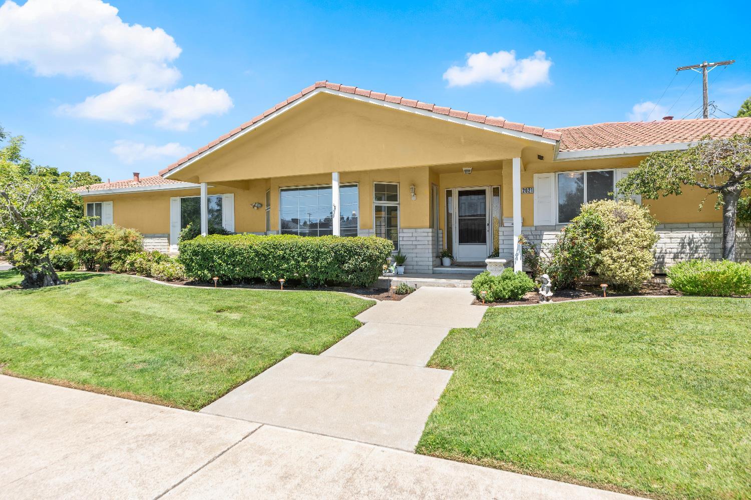 Property Photo:  2021 Cabrillo Circle  CA 95242 