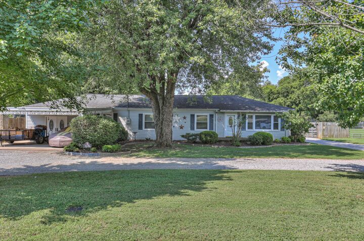 Property Photo:  1233 Old Highway 109 N N  TN 37066 