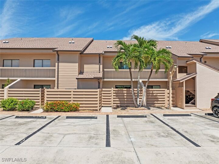Property Photo:  896 Buttonwood Drive 109  FL 33931 