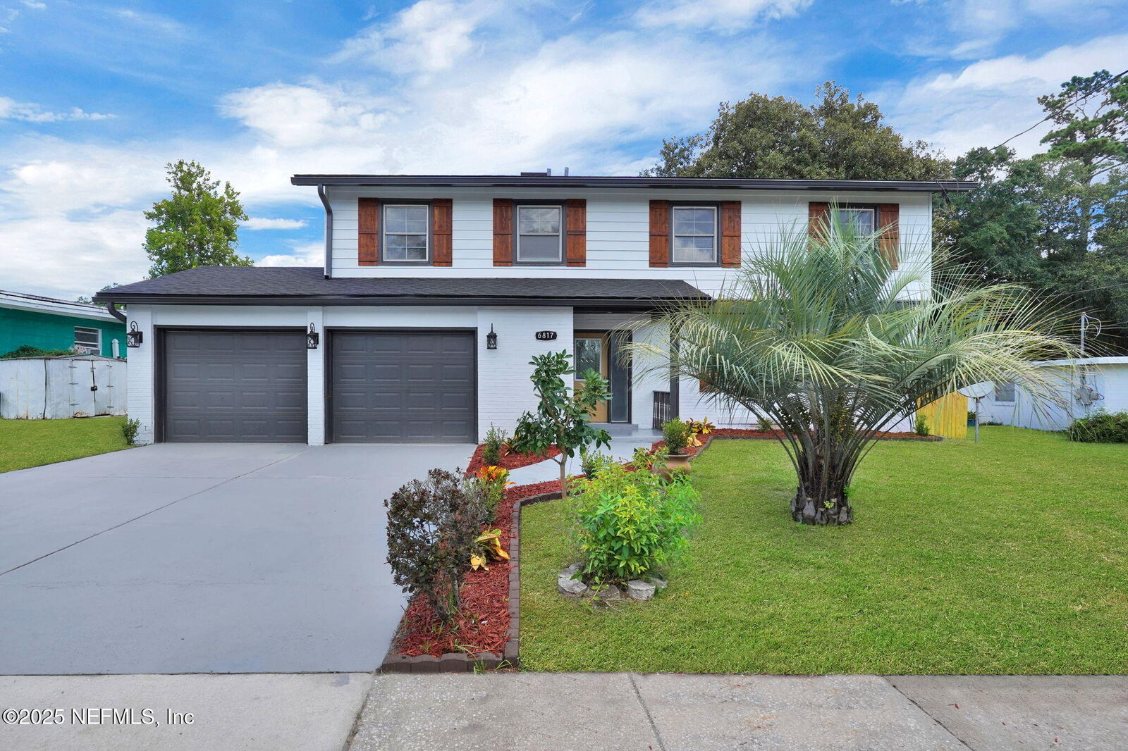 Property Photo: 6817 Rojo Court FL 32210