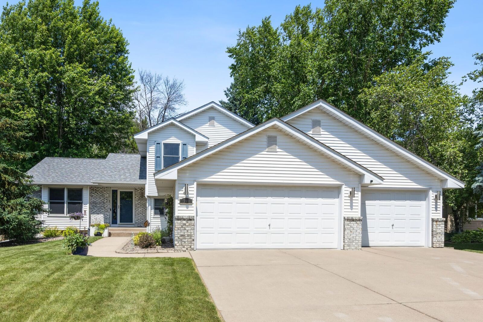 Property Photo:  13950 56th Street N  MN 55082 