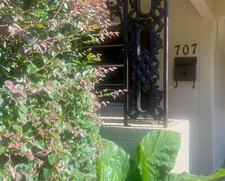 Property Photo:  707 Len Court  LA 71104 