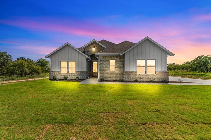 Property Photo:  145 Tobiano Trace  TX 76087 