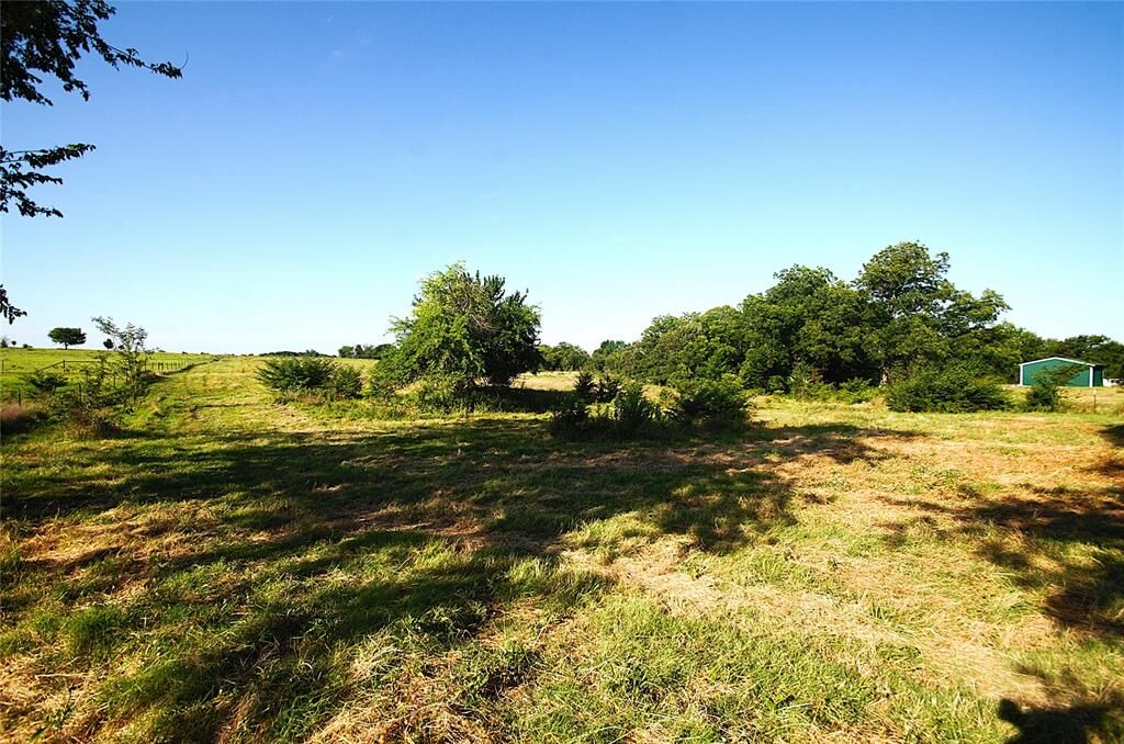 Property Photo:  Tbd Lot 1 Flowing Wells  TX 75076 