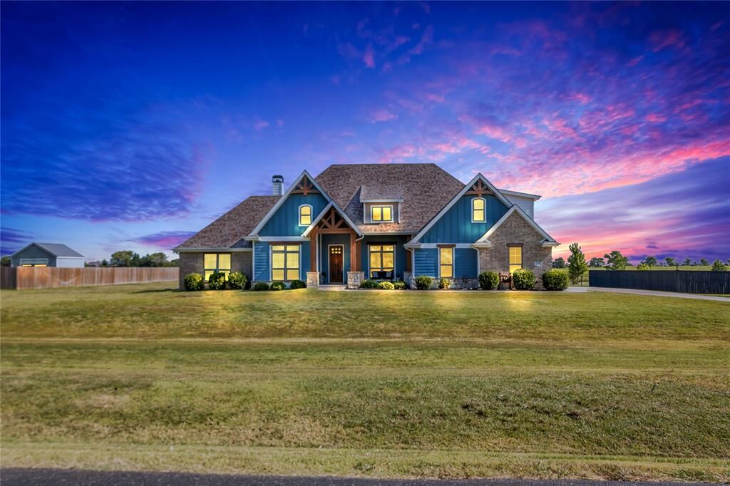 Property Photo: 1581 E Highland Road TX 75167