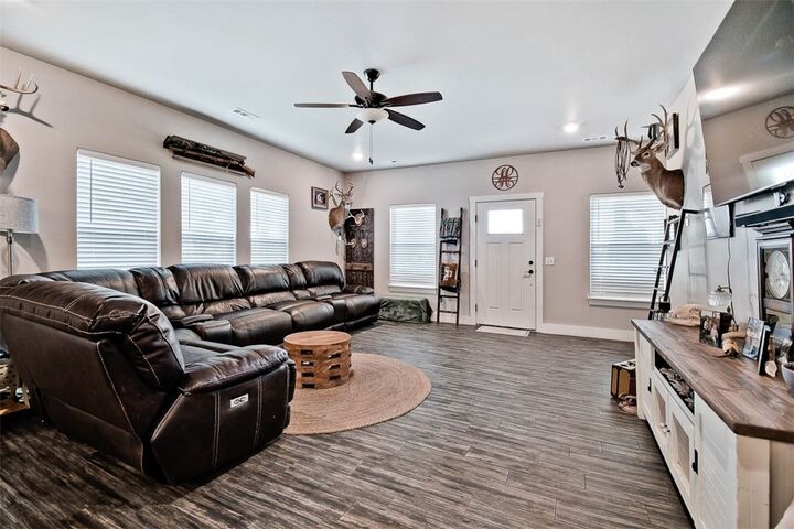 Property Photo: 380 W Kinniburgh Drive AR 72730