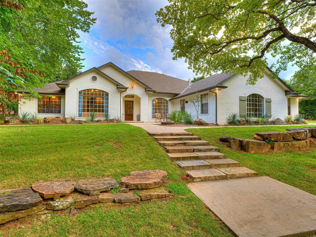Property Photo: 5700 Whitetail Run OK 73013