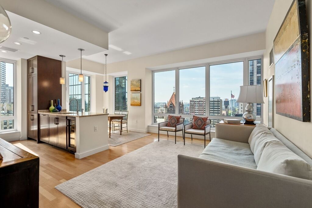 Property Photo: 400 Stuart St 15J MA 02116