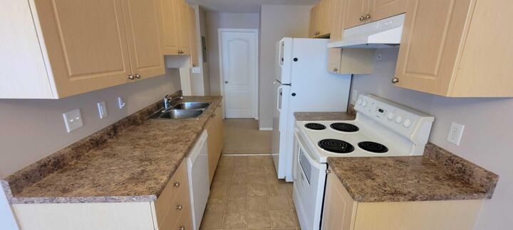 Property Photo:  1615 41 Street 101  AB T7E 0A7 