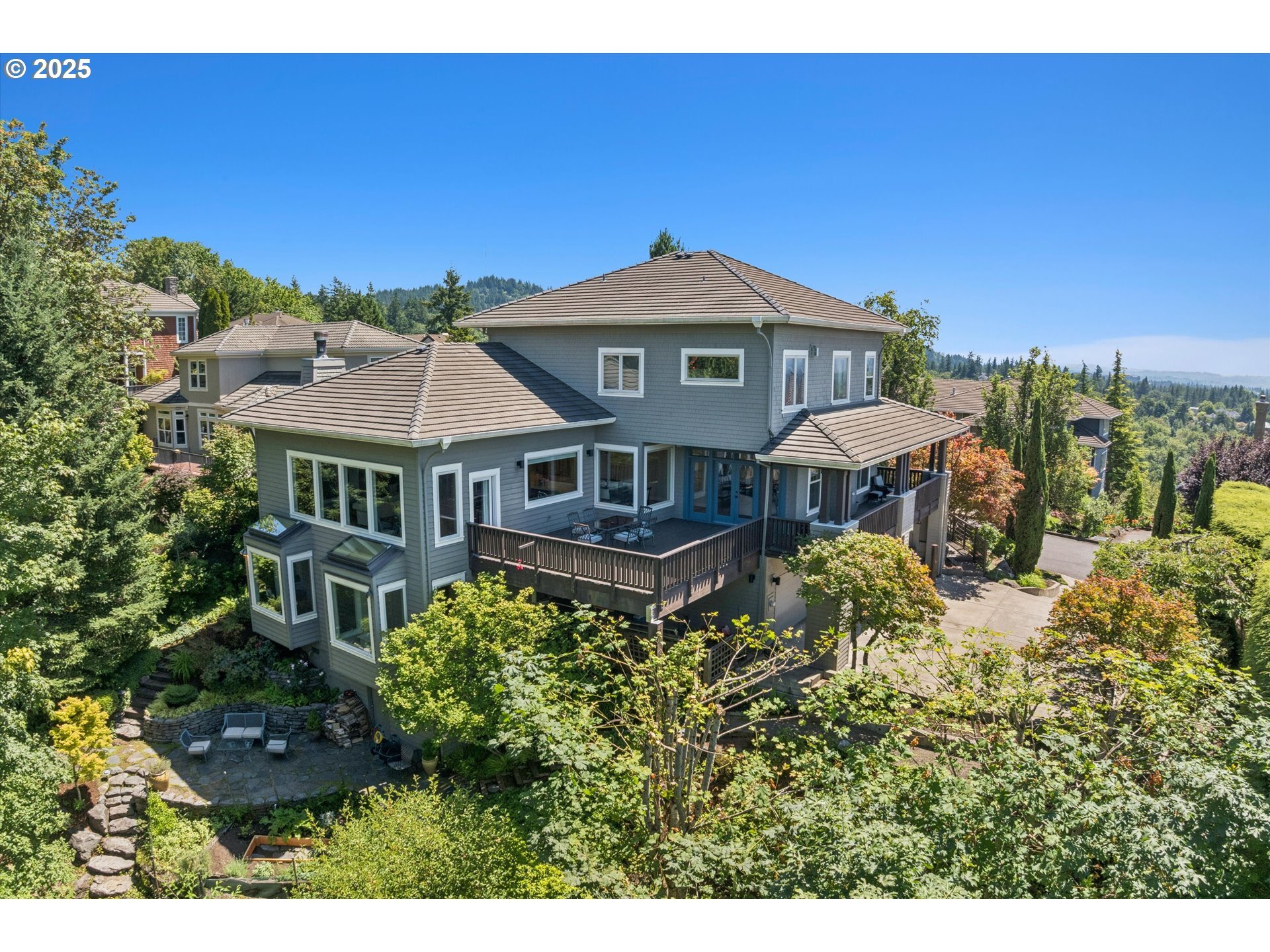 2323 NW Pinnacle Dr  Portland OR 97229 photo