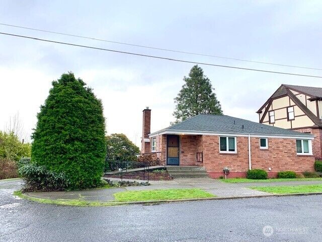 1722  4th Avenue N  Seattle WA 98109 photo
