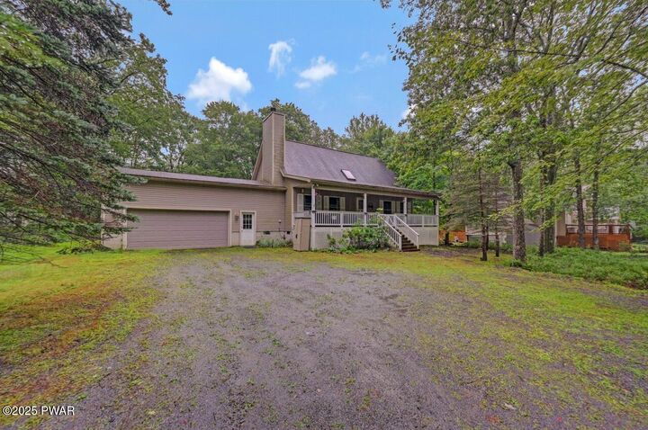 Property Photo: 107 Franklin Drive PA 18428