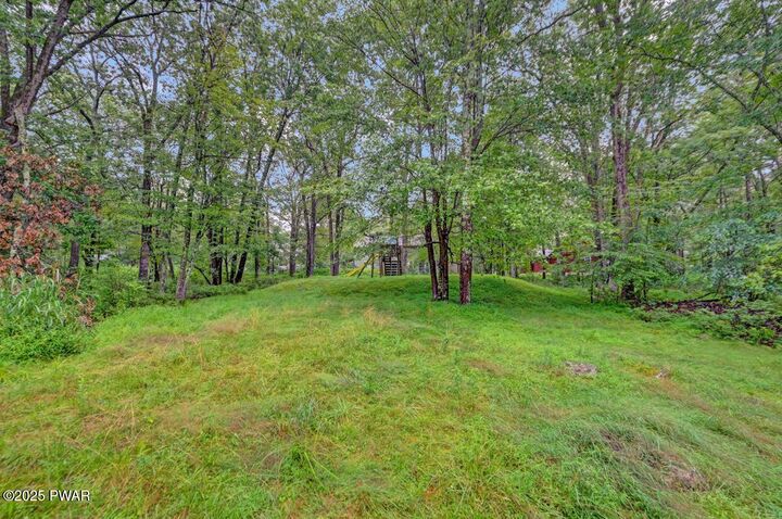 Property Photo: 107 Franklin Drive PA 18428