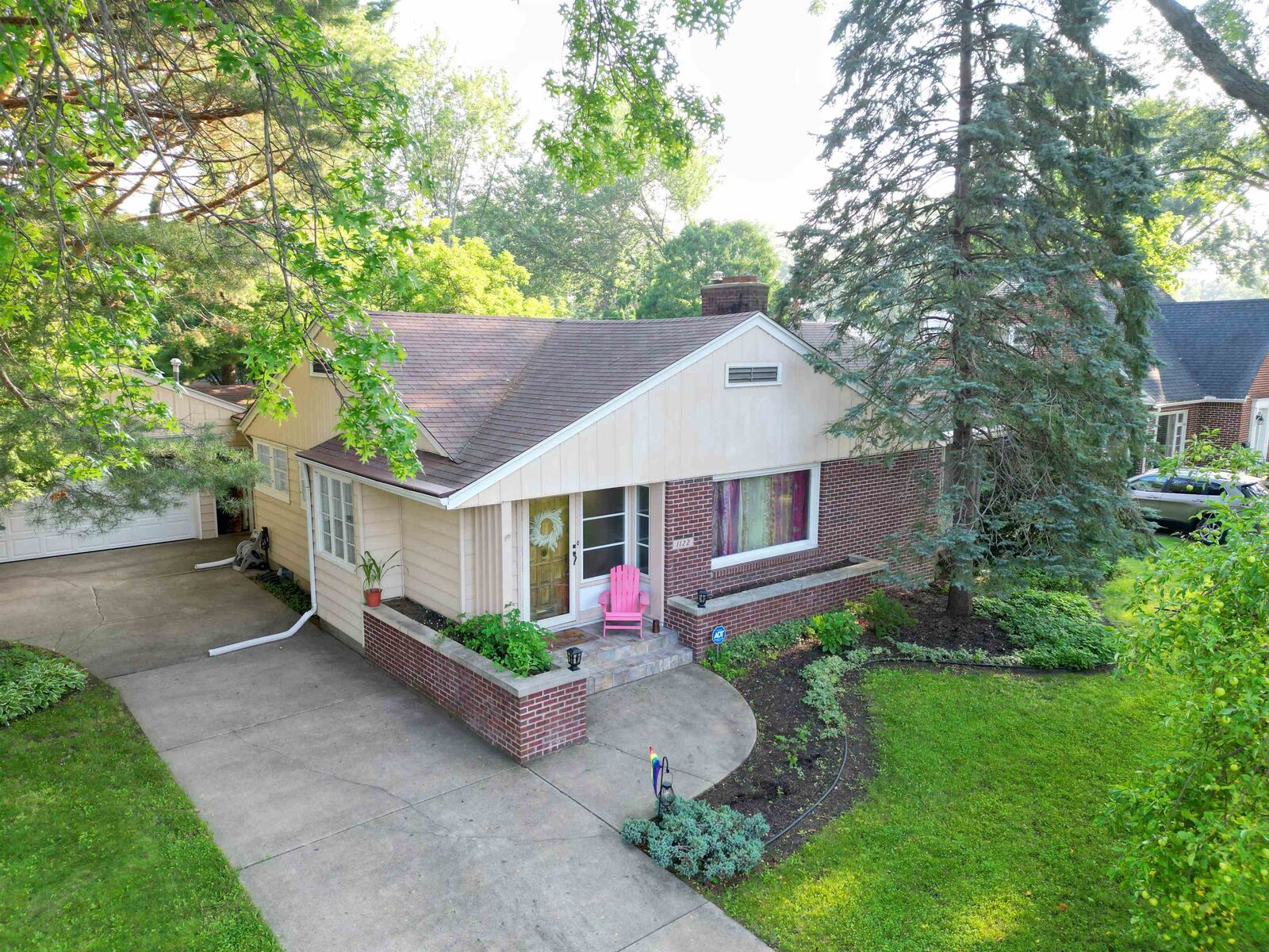 Property Photo: 1122 Lundvall Avenue IL 61107