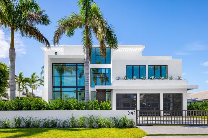 Property Photo: 541 Golden Harbour Drive FL 33432