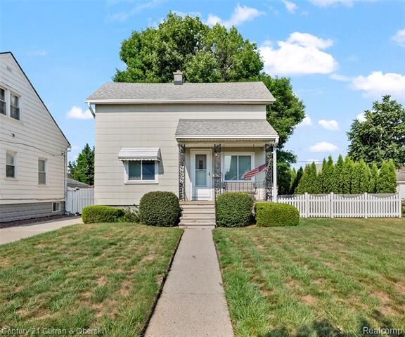Property Photo: 5451 Kenilworth Street MI 48126