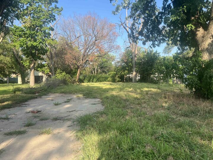 Property Photo: 1932 S Mosley KS 67211